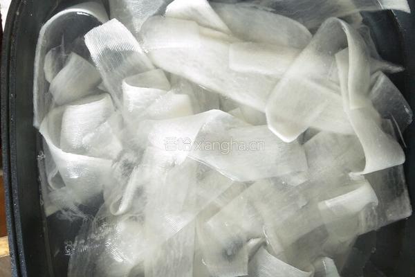 酸甜萝卜卷的做法图解4