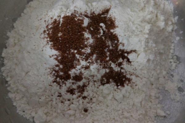 紫薯面 虾籽蛋面的做法图解1