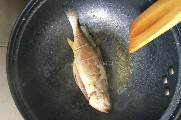 红烧黄花鱼的做法图解5