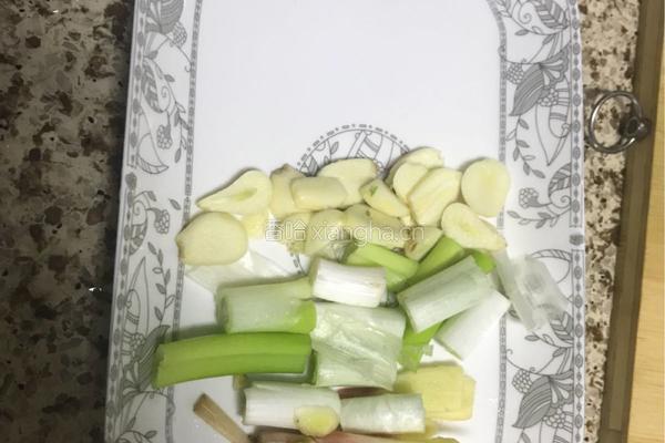 酱烧翘嘴鱼的做法图解3