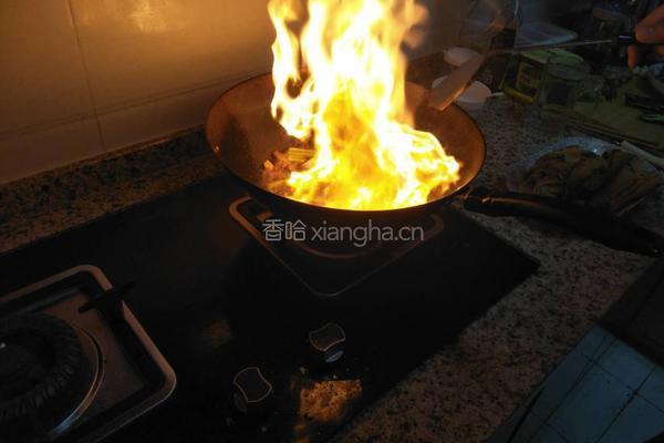 酱烧翘嘴鱼的做法图解6