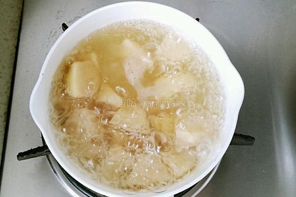 冰糖雪梨的做法图解3