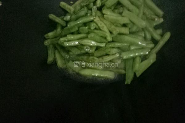 四季豆炒肉的做法图解4