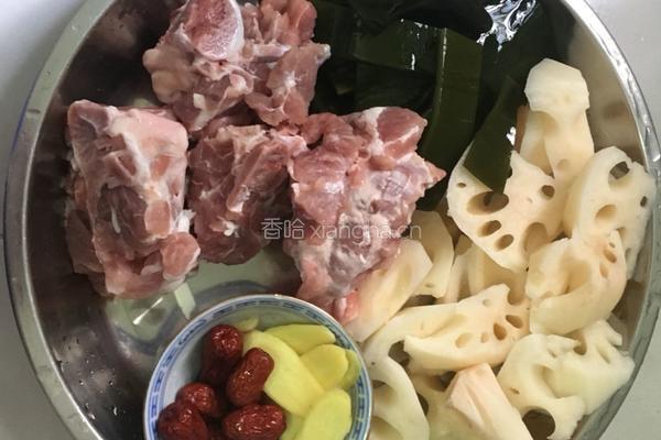 大骨莲藕海带汤的做法图解2