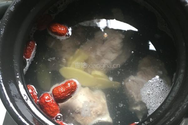 大骨莲藕海带汤的做法图解5