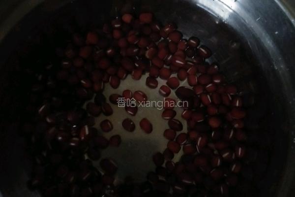 红豆小米粥的做法图解2