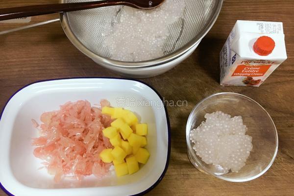 杨枝甘露的做法图解2