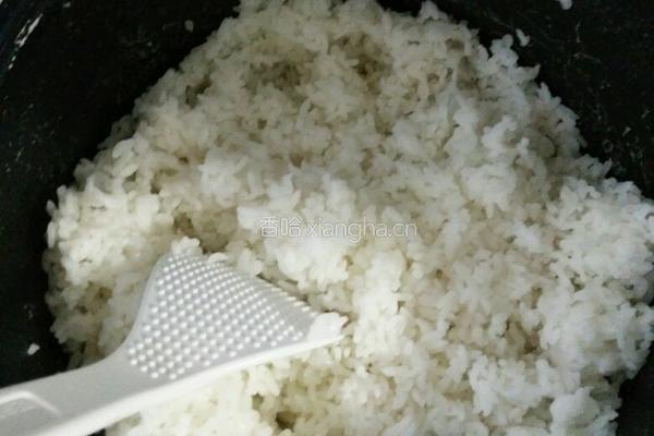 酱油炒饭的做法图解3