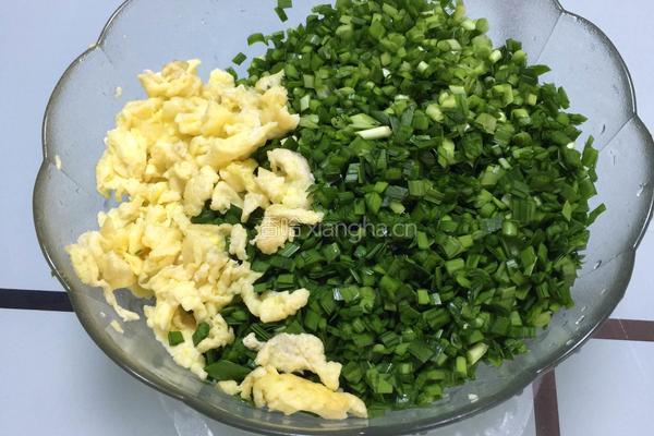 韭菜鸡蛋馅饼的做法图解4