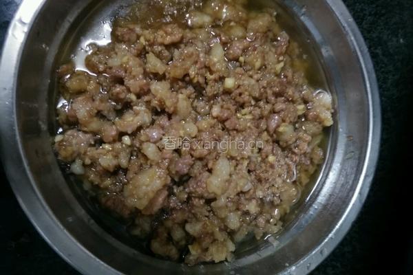 香菇辣肉酱的做法图解2