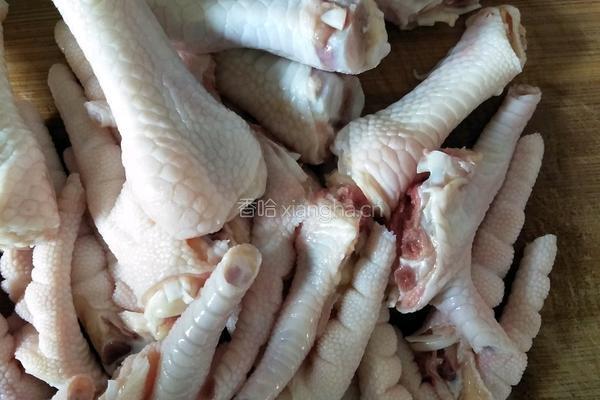 花生黄豆鸡爪汤的做法图解5