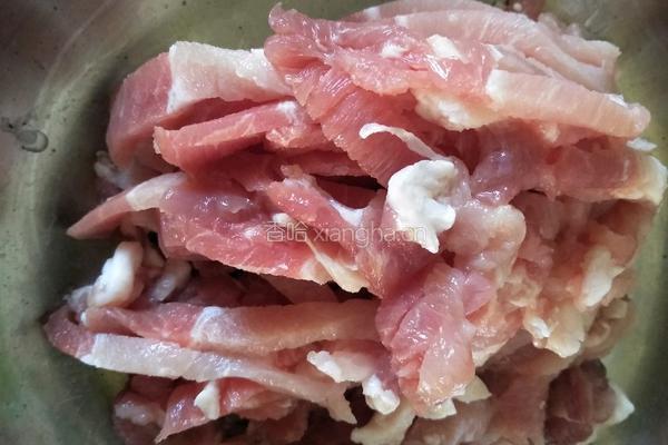 彩椒炒瘦肉的做法图解2