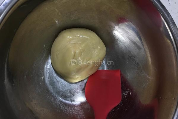 豆沙蛋黄月饼的做法图解7