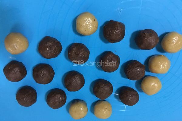 豆沙蛋黄月饼的做法图解10