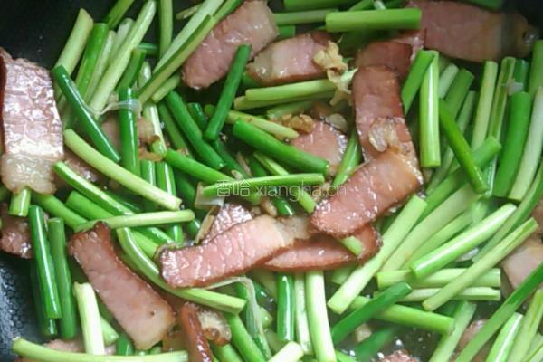熏肉炒蒜苔的做法图解8