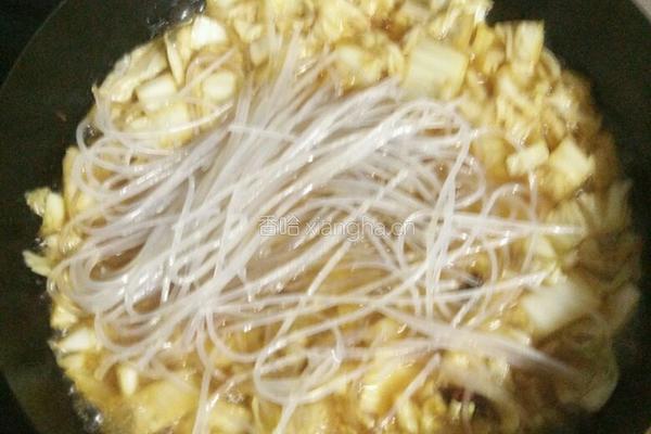 白菜炖粉条的做法图解8