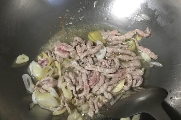 花生芽炒肉丝的做法图解6