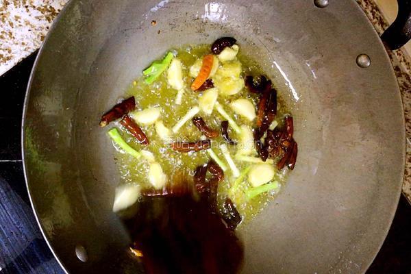 豆泡烧豆芽的做法图解5