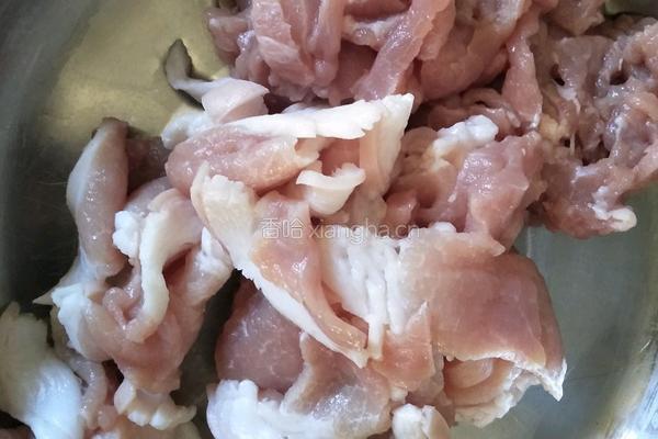 海鲜菇炒肉的做法图解2
