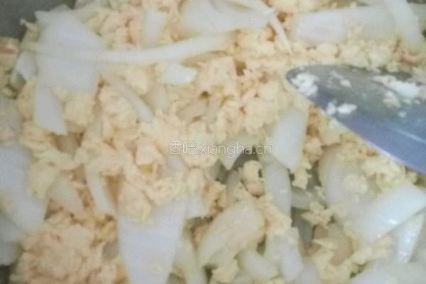 鸡蛋炒圆葱的做法图解5