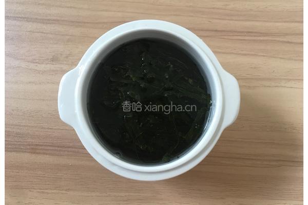 家常海带排骨汤的做法图解2