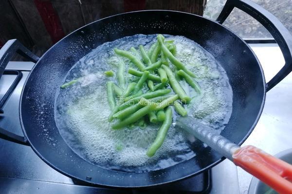 麻香豆角的做法图解1