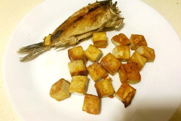 电饼铛煎鱼煎豆腐的做法图解4