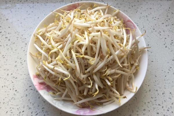 醋溜绿豆芽的做法图解1