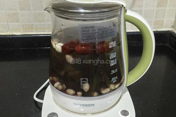木耳红枣栗子糖水的做法图解4