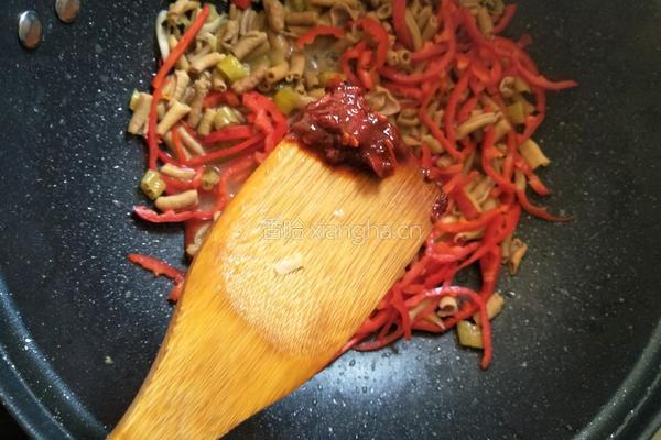 泡椒鸭肠的做法图解8