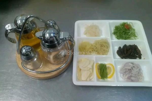 小小俊草鱼刺身的做法图解1