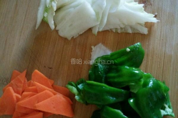 木耳炒白菜的做法图解4