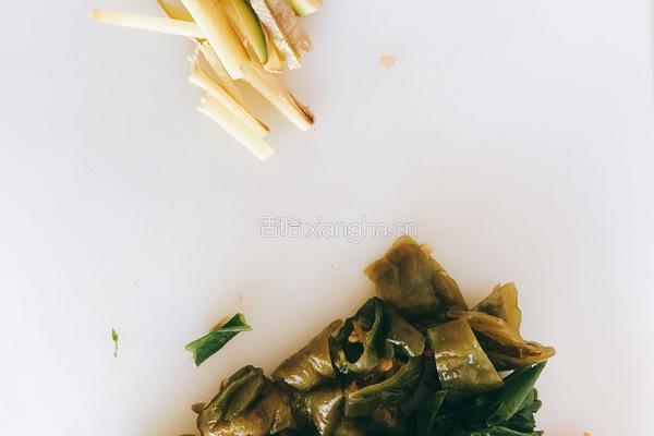 咸葱叶炖土豆的做法图解3