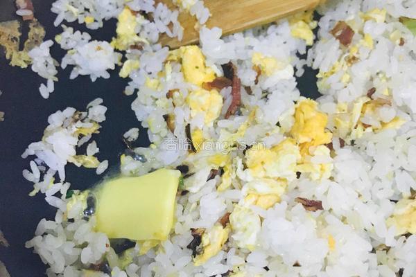 黄油蛋炒饭的做法图解5