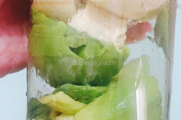 香蕉牛油果奶昔的做法图解5