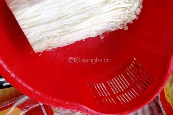 培根金针菇卷的做法图解1