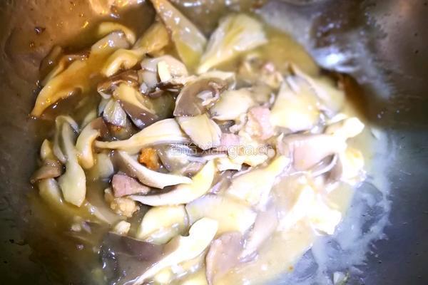 鲜蘑肉片的做法图解3