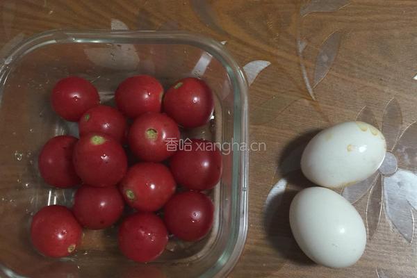 骨汤圣女果煎蛋的做法图解1