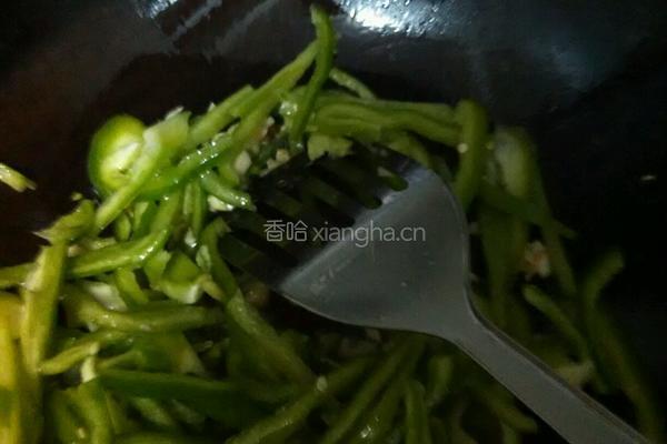 青椒素炒杏鲍菇的做法图解7