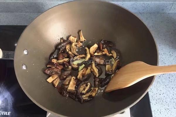 樱桃烩香菇的做法图解12