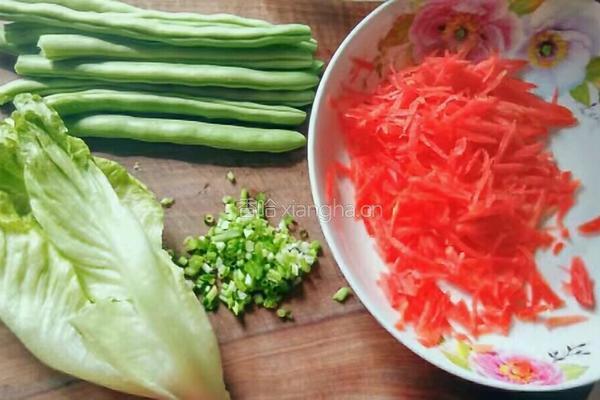金枪鱼饭卷的做法图解3