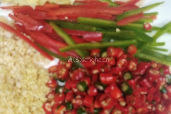 牙菜鸡丁的做法图解1