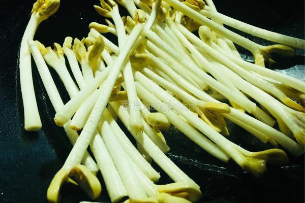 清炒花生芽的做法图解7
