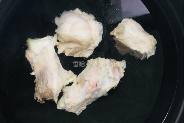 干贝节瓜煲筒骨的做法图解4