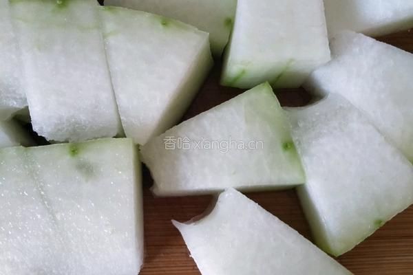 无花果冬瓜筒骨汤的做法图解4