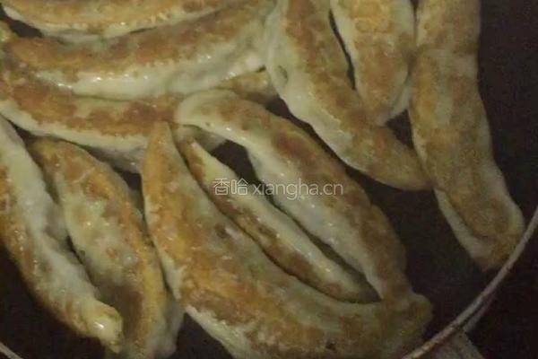 锅贴大煎饺的做法图解6