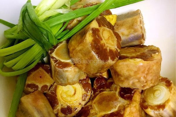番茄牛尾汤的做法图解2