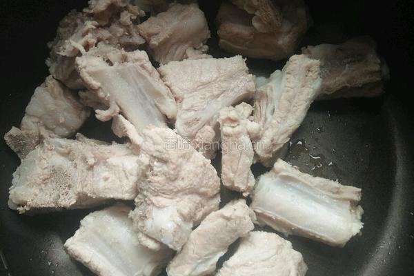 莲藕炖排骨的做法图解4