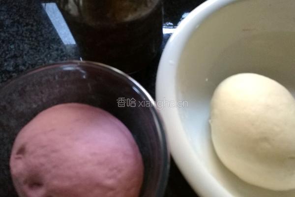 飞碟型豆沙包的做法图解1