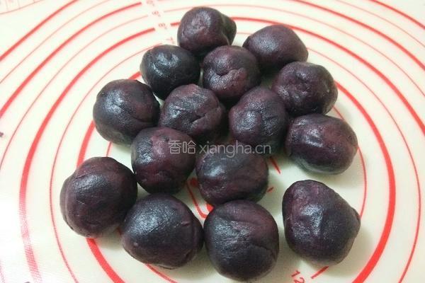 紫薯蛋黄酥的做法图解7